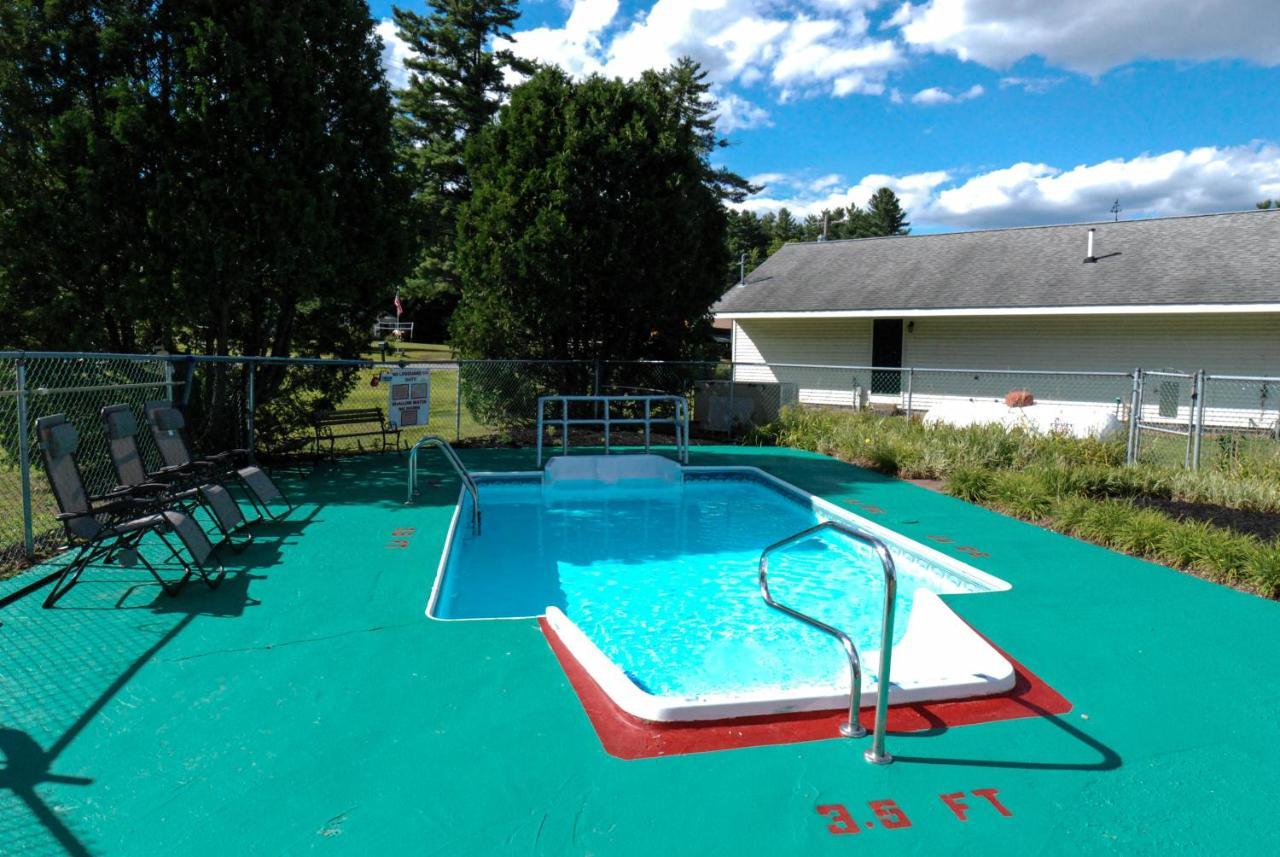 Maple Leaf Lodge Schroon Lake Экстерьер фото
